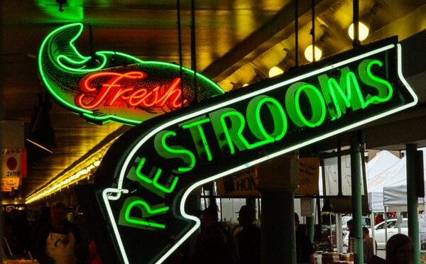 Fresh Restrooms#photo365, #seattle,#neon, http://…